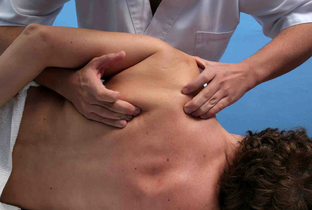 man to man deep tissue massage